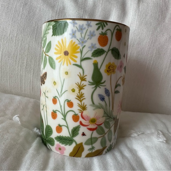 Rifle Paper Co. 🍓🌱 Porcelain Garden Mug — Strawberry Fields - Picture 7 of 15